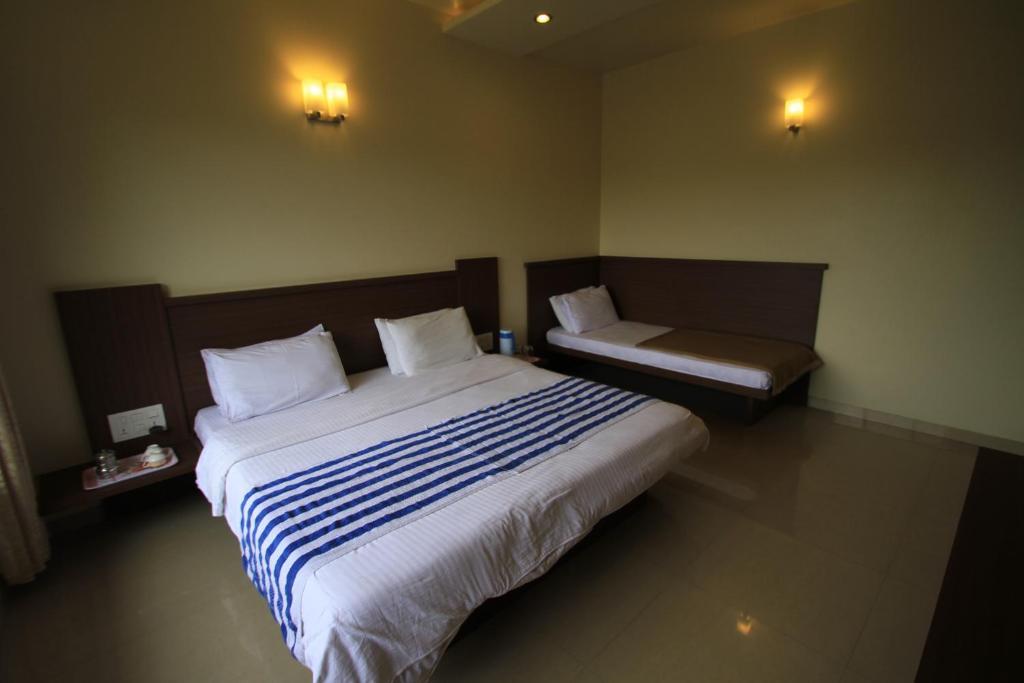 Hotel Sai Smaran Ширди Номер фото